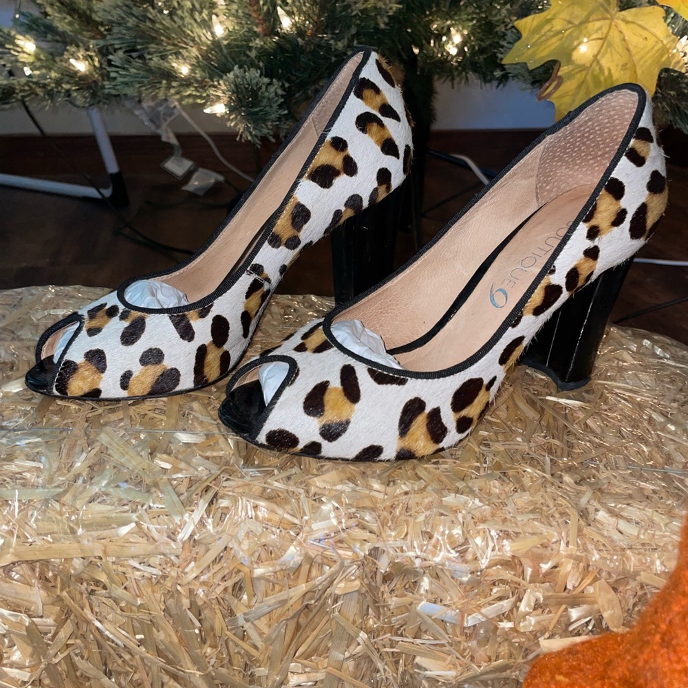 Boutique 9 Leopard Chunky Heels - Picture 3 of 5